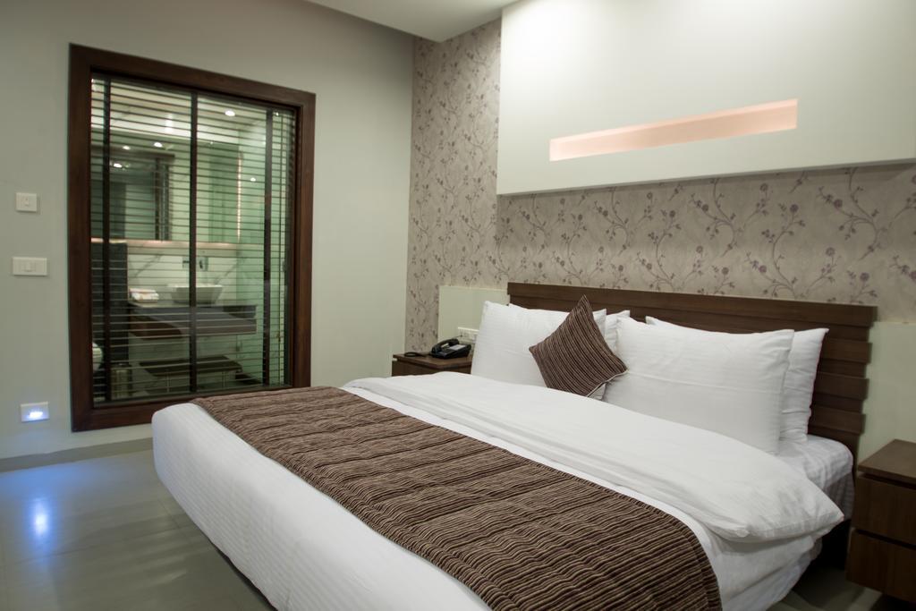 Hotel Narula'S Aurrum Amritszár Kültér fotó
