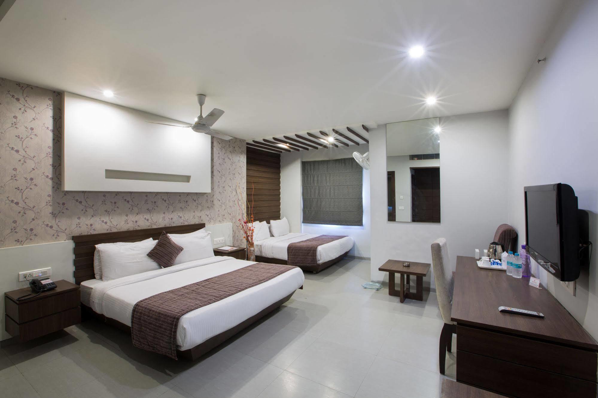 Hotel Narula'S Aurrum Amritszár Kültér fotó